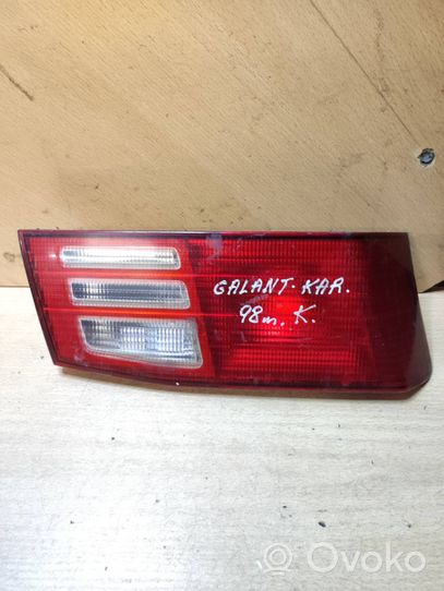 Mitsubishi Galant Lampy tylnej klapy bagażnika 22687201