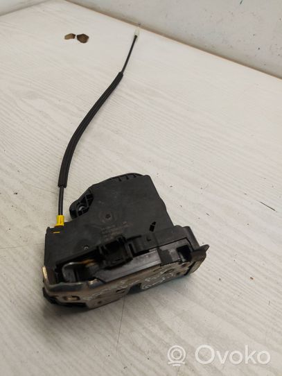 Opel Astra K Front door lock 3035077f