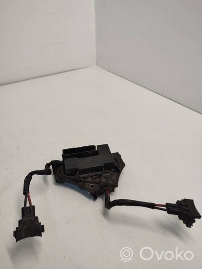 Opel Vectra C Coolant fan relay 13791313