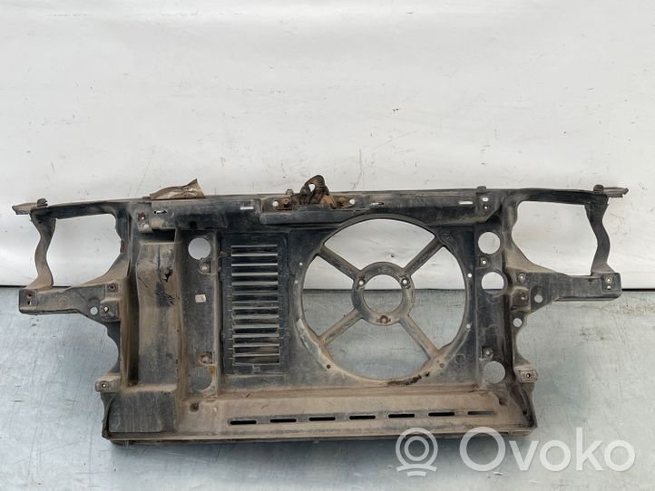 Volkswagen Golf III Staffa del pannello di supporto del radiatore parte superiore 4H0805594A