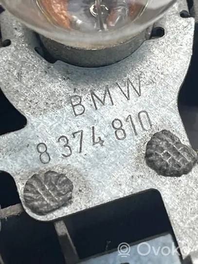 BMW 3 E46 Takavalon polttimon suojan pidike 8374810