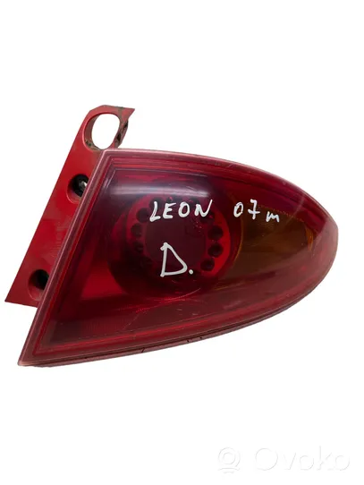 Seat Leon (1P) Rear/tail lights 98205400