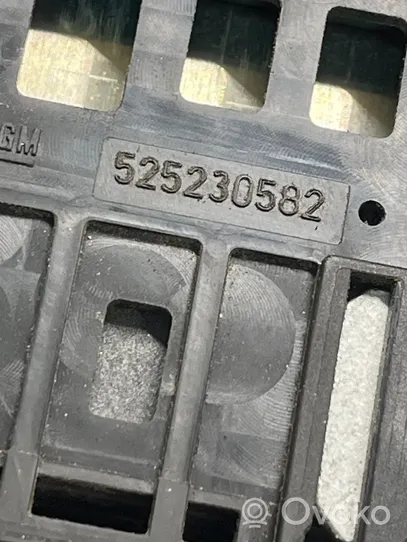 Opel Meriva B Плюсовый провод (аккумулятора) 525230582