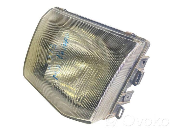 Mitsubishi Pajero Lampa przednia 11037746