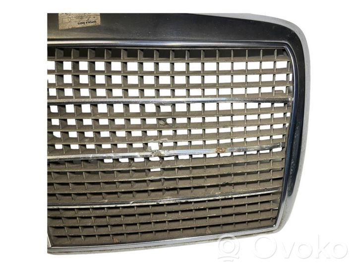 Mercedes-Benz COMPAKT W115 Grille de calandre avant 1158882285