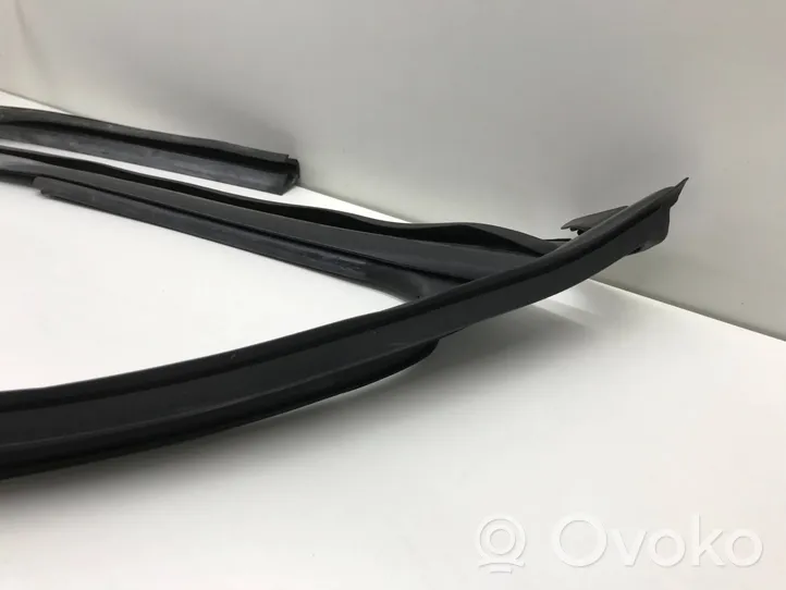 Audi A3 S3 8V Rubber seal front door window/glass 8V4837440A