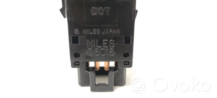 Subaru Forester SF Hazard light switch 06016