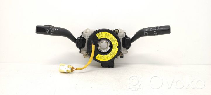 Mazda 323 Commodo, commande essuie-glace/phare 17B366