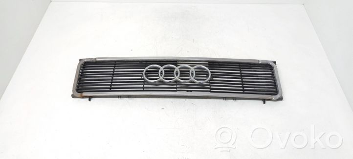 Audi 80 90 B2 Etupuskurin ylempi jäähdytinsäleikkö 811853655