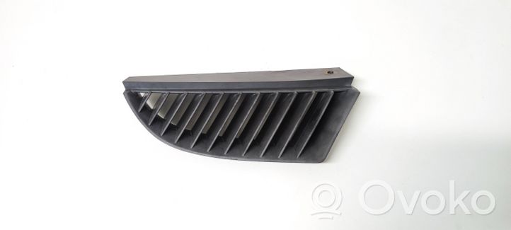 Mitsubishi Colt Grille inférieure de pare-chocs avant MB3201AR