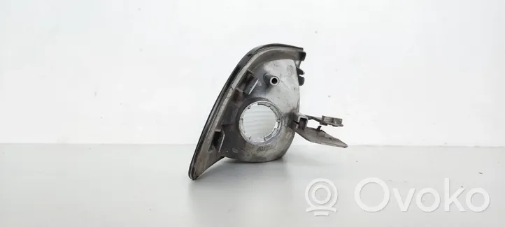 Audi A4 S4 B5 8D Indicatore di direzione anteriore 180418M