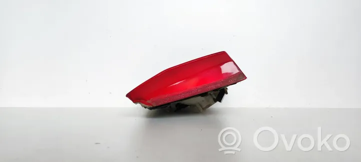 Audi 80 90 S2 B4 Lampy tylnej klapy bagażnika 8D9945094A