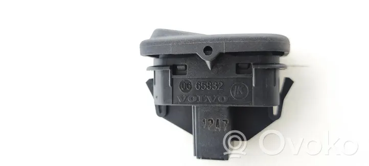 Volvo C30 Centrālās atslēgas slēdzis 0665832