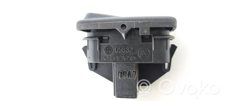 Volvo C30 Interruttore a pulsante della chiusura centralizzata 0665832