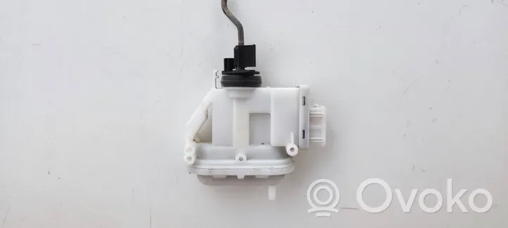 Volkswagen PASSAT B3 Central locking vacuum pump 357862153H