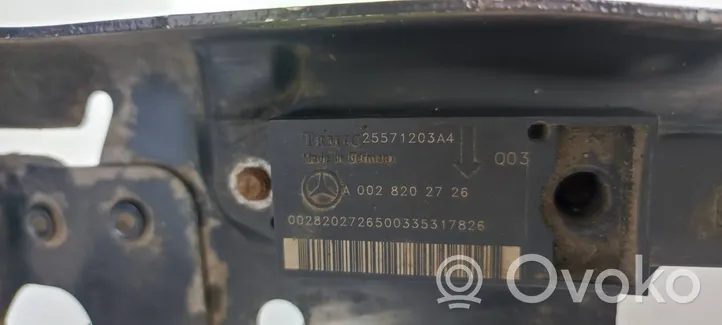 Mercedes-Benz E W211 Radiatoru paneļa sānu daļa (televizors) A0028202726