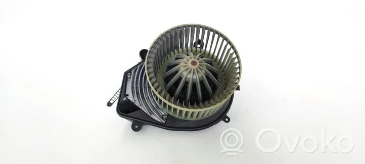 Volkswagen PASSAT B5.5 Ventola riscaldamento/ventilatore abitacolo 8D1820021