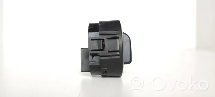 Nissan X-Trail T30 Light switch 