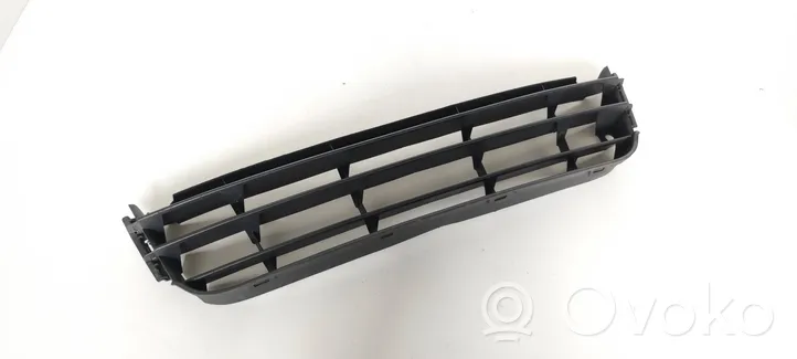 Volkswagen Touran I Front bumper lower grill 