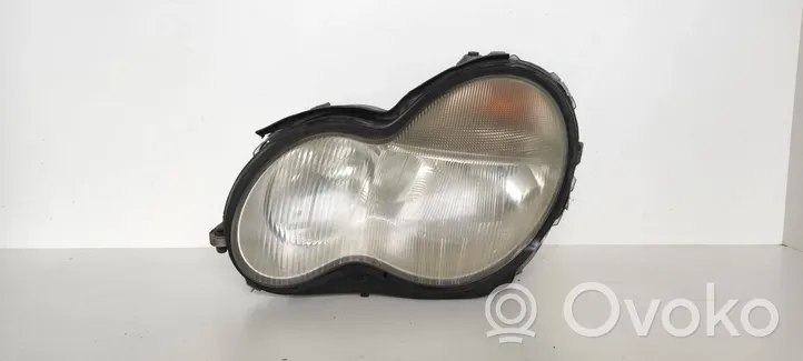 Mercedes-Benz C W203 Lampa przednia A2038200161