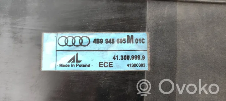 Audi A6 S6 C5 4B Éclairage de plaque d'immatriculation 4B9945695M