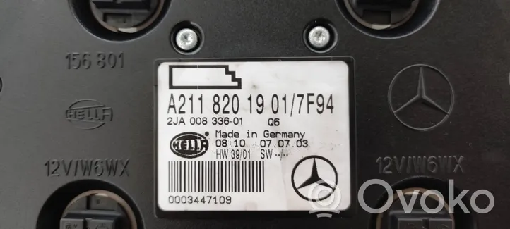 Mercedes-Benz E W211 Aizmugurējo vietu apgaismojums A2118201901
