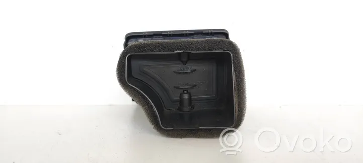 Volkswagen Jetta V Moldura protectora de la rejilla de ventilación lateral del panel 1K0819710