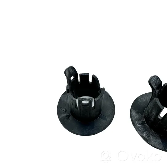 Audi A4 S4 B7 8E 8H Supporto posteriore per il sensore di parcheggio (PDC) 8E0919261