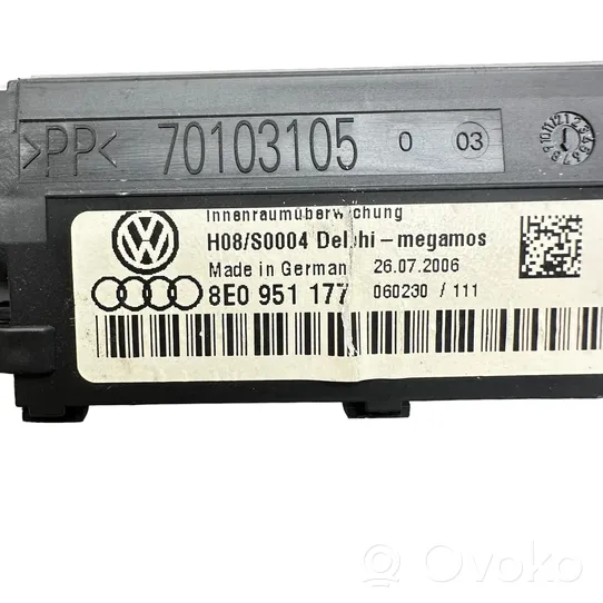 Audi A4 S4 B7 8E 8H Etuistuimen valo 8E0951177