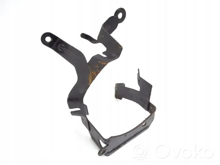 Volkswagen Polo V 6R Supporto di montaggio della pompa del servosterzo 6R0423845