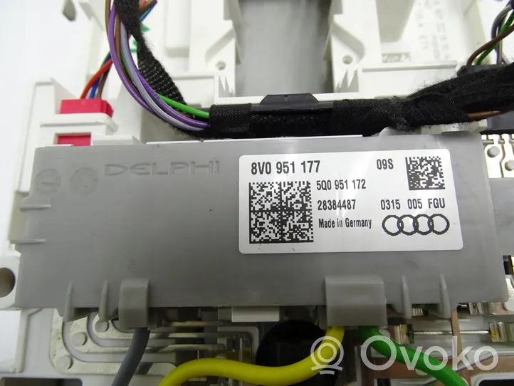 Audi A3 S3 8V Panel oświetlenia wnętrza kabiny 8V0947135A