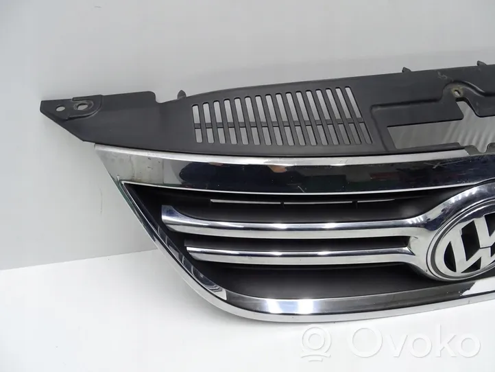 Volkswagen Tiguan Front bumper upper radiator grill 5N0853653A