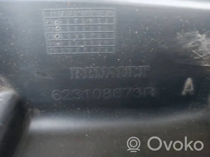 Renault Trafic III (X82) Etupuskurin ylempi jäähdytinsäleikkö 623108673R