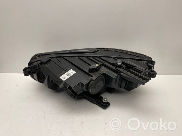 Volkswagen PASSAT B8 Lampa przednia 3G1941036P