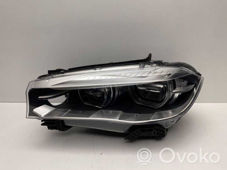 BMW 5 G30 G31 Lampa przednia 7471347