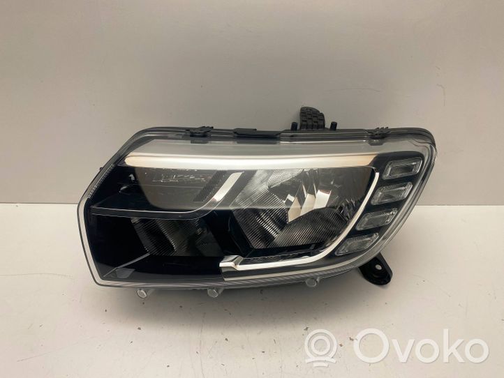 Renault Sandero II Lampa przednia 260605665R