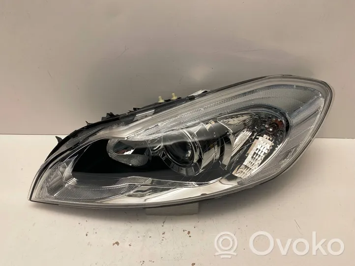 Volvo C70 Lampa przednia 32206146