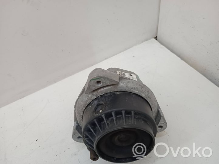 BMW 5 F10 F11 Supporto di montaggio del motore 6777371