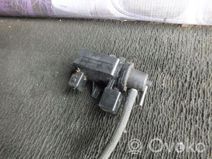 BMW 5 E60 E61 Solenoidinis vožtuvas 7796634