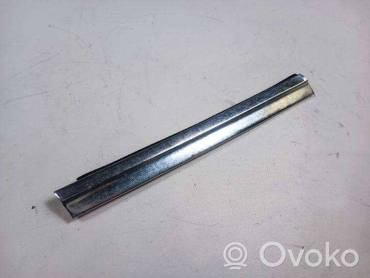 Mercedes-Benz SL R107 Rivestimento vetro lato posteriore 