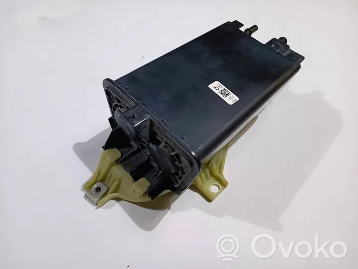 Ford Explorer VI Aktiivihiilisuodattimen polttoainehöyrysäiliö DU5A-9D653-AE