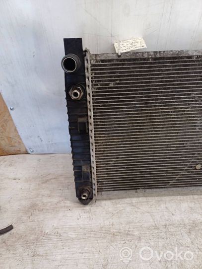 Mercedes-Benz Vaneo W414 Radiateur de refroidissement A1685001602