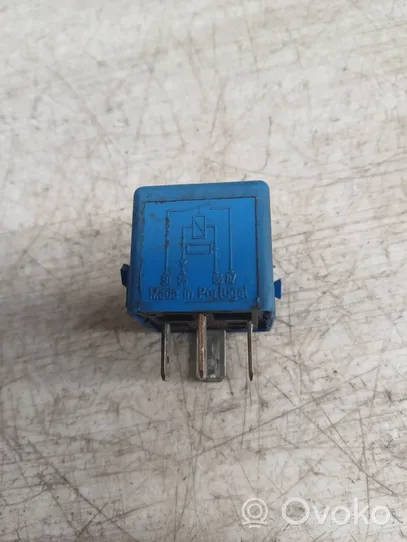 Mercedes-Benz Vaneo W414 Other relay 0025422519