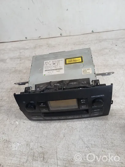 Toyota Corolla Verso E121 Panel / Radioodtwarzacz CD/DVD/GPS 8612013060