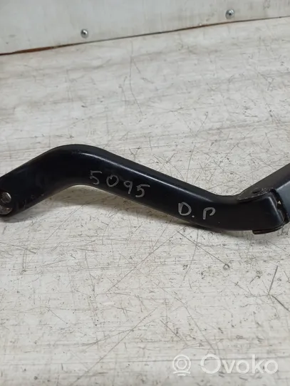 Volvo S70  V70  V70 XC Front wiper blade arm 9169315