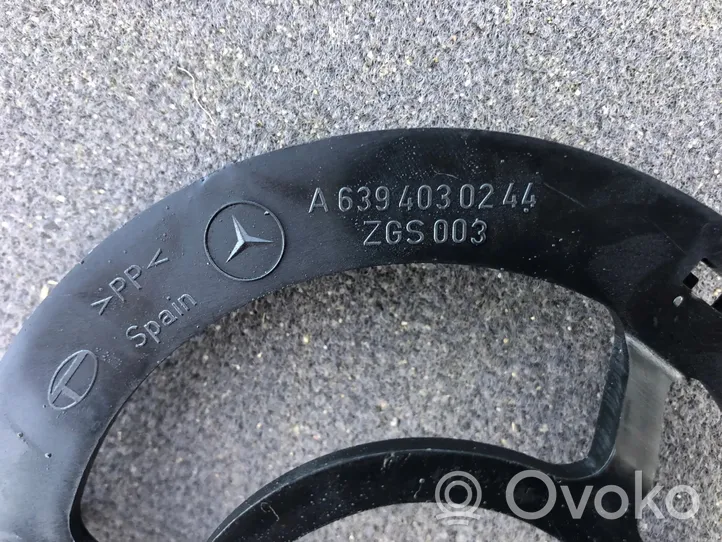 Mercedes-Benz Vito Viano W639 Muu ulkopuolen osa 