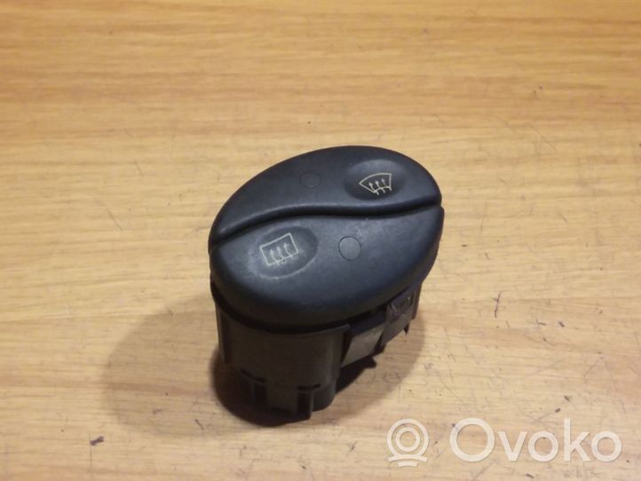 Ford Mondeo MK II Przycisk / Przełącznik ogrzewania szyby przedniej / czołowej 95AG18K574AA