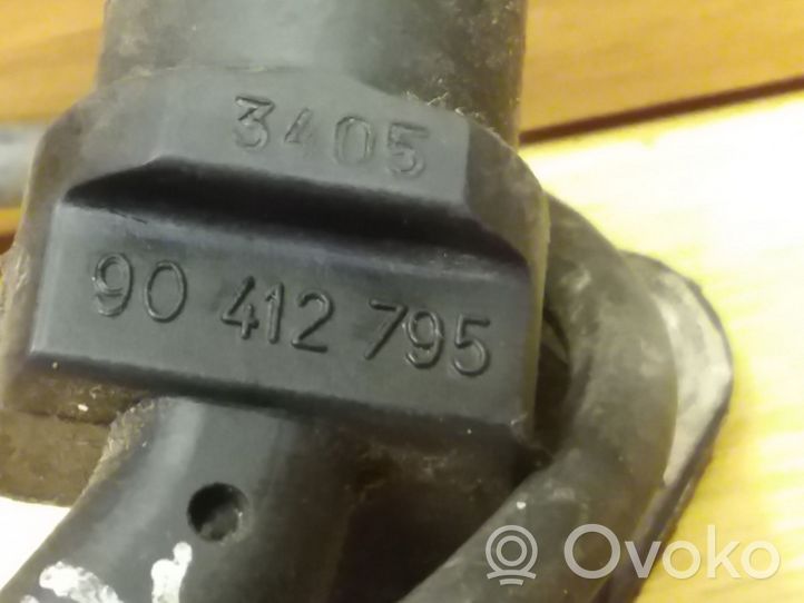 Opel Vectra B Czujnik pozycji wału rozrządu 90412795