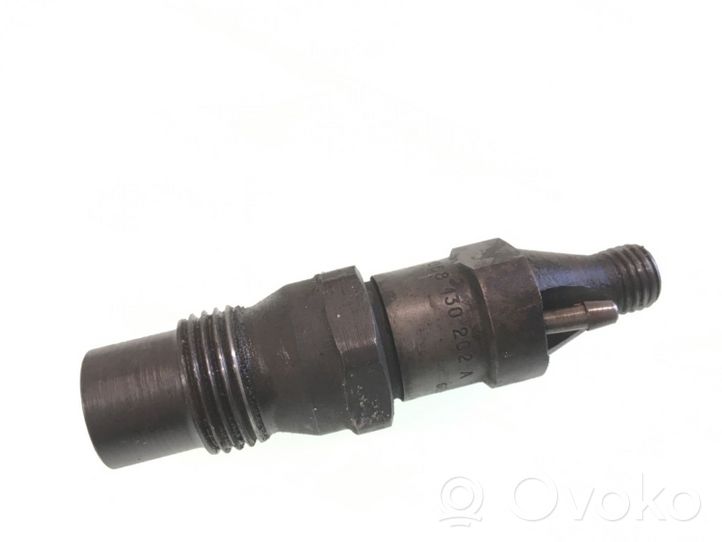 Volkswagen PASSAT B3 Injecteur de carburant 068130202A