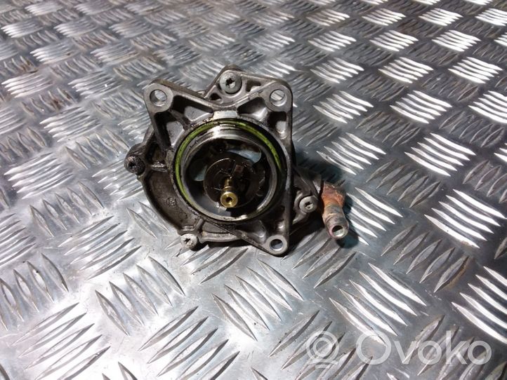 Audi A4 S4 B5 8D Vacuum pump 72218501